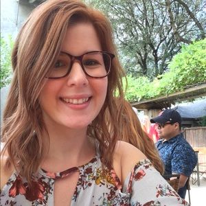 Meet your Posher, Nicole